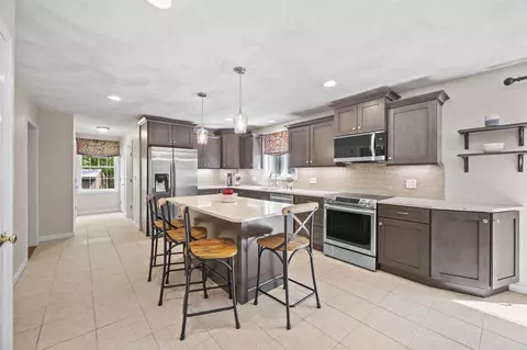 Kitchen - 3 Deerhaven Dr, Exeter, NH 03833 photo 2 of 3