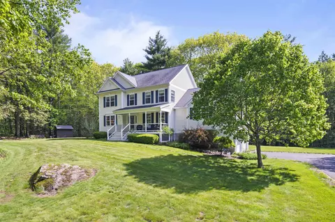 3 Deerhaven Dr, Exeter, NH 03833