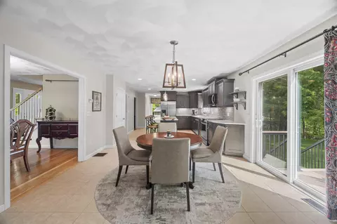 Dining - 3 Deerhaven Dr, Exeter, NH 03833 photo 3 of 4