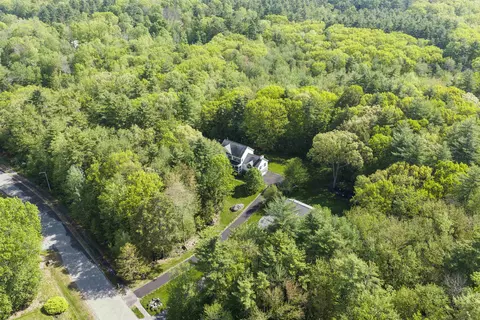 View/Area - 3 Deerhaven Dr, Exeter, NH 03833 photo 2 of 5