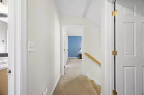 Entry Way - 3 Deerhaven Dr, Exeter, NH 03833 photo 6 of 9