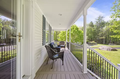 Exterior - 3 Deerhaven Dr, Exeter, NH 03833 photo 4 of 11