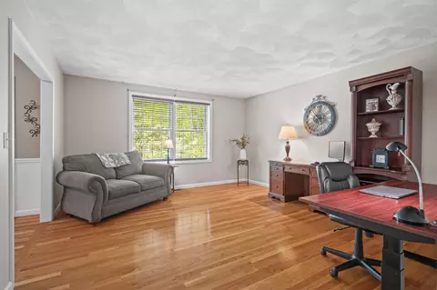 Living - 3 Deerhaven Dr, Exeter, NH 03833 photo 2 of 2
