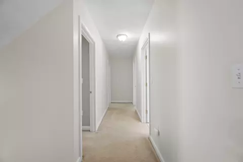 Entry Way - 3 Deerhaven Dr, Exeter, NH 03833 photo 7 of 9