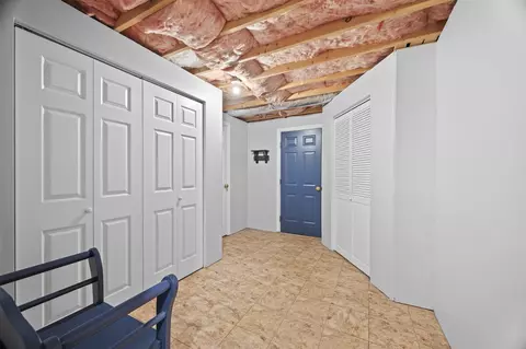 Entry Way - 3 Deerhaven Dr, Exeter, NH 03833 photo 9 of 9