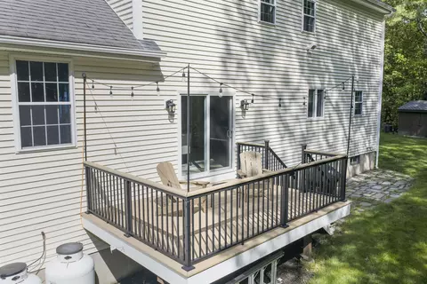 Exterior - 3 Deerhaven Dr, Exeter, NH 03833 photo 6 of 11