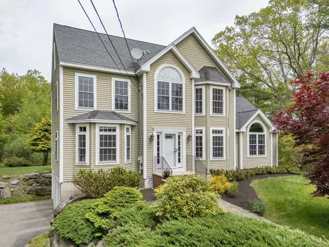 212 Oak Hill Rd, Barrington, NH 03825