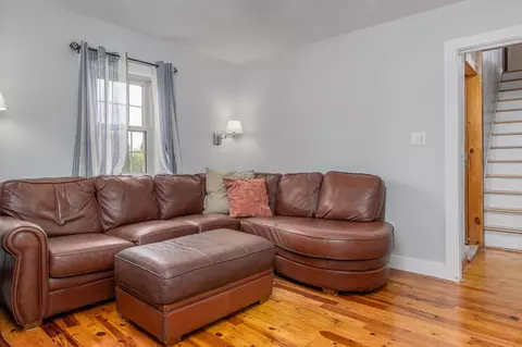 Living - 39 Dearborn Ave, Hampton, NH 03842 photo 6 of 6