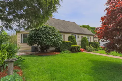Exterior - 39 Dearborn Ave, Hampton, NH 03842 photo 3 of 22