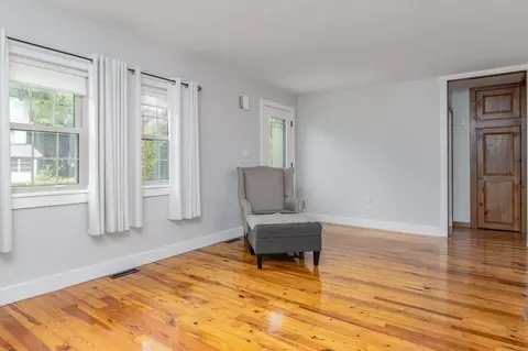 Living - 39 Dearborn Ave, Hampton, NH 03842 photo 3 of 6