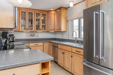 Kitchen - 39 Dearborn Ave, Hampton, NH 03842 photo 1 of 4