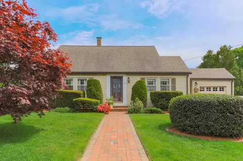 Exterior - 39 Dearborn Ave, Hampton, NH 03842 photo 2 of 22
