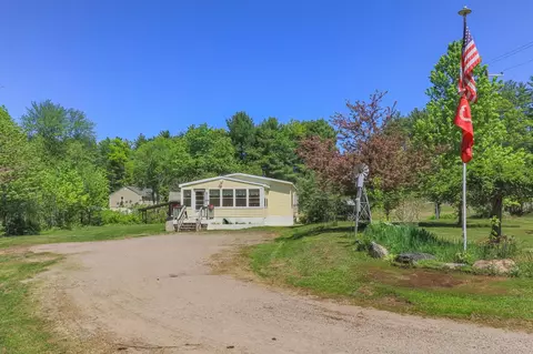 12 Mountain View Rd, Deerfield, NH 03037