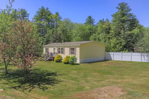 12 Mountain View Rd, Deerfield, NH 03037