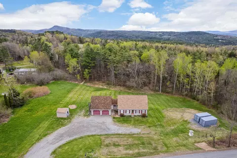 1738 South Rd, Bradford, VT 05033