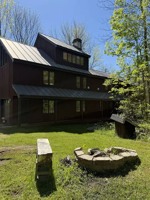 141 Great Hawk Rd, Rochester, VT 05767