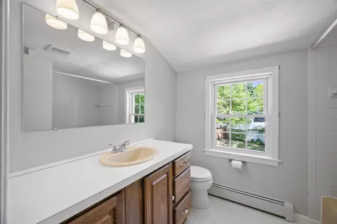 Bath - 6 Patricia Ave, Exeter, NH 03833 photo 2 of 2