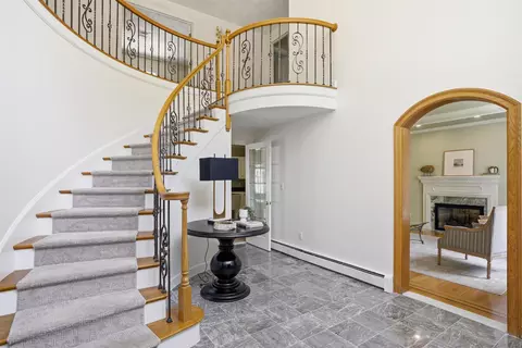 Entry Way - 54 Sharon Rd, Windham, NH 03087 photo 2 of 6