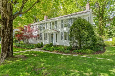 3373 Main St, Manchester, VT 05254
