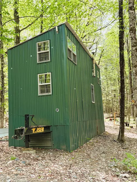 30 Dalton Rd, Dalton, NH 03598