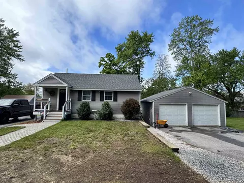 29 Lee Ave, Manchester, NH 03109