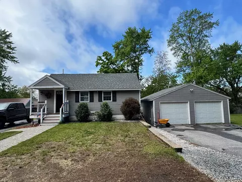 29 Lee Ave, Manchester, NH 03109