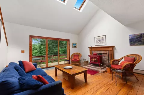 352 Edwins Pond Rd, Rochester, VT 05767