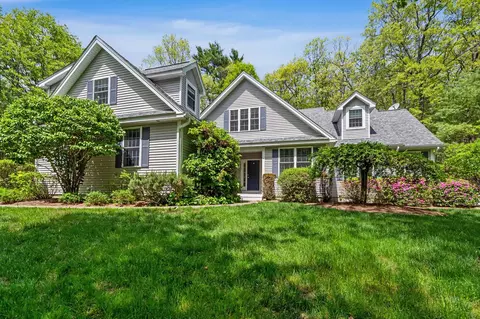 9 Checkerberry Ln, Concord, NH 03301