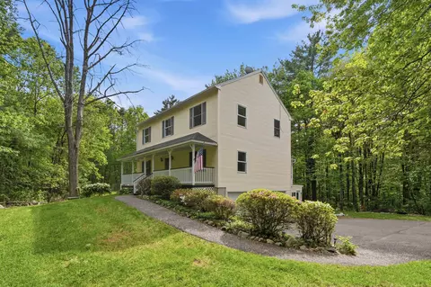 47 Noyes Rd, Londonderry, NH 03053