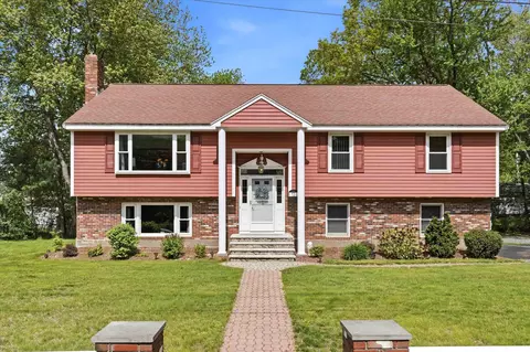 13 Diamond Ave, Salem, NH 03079