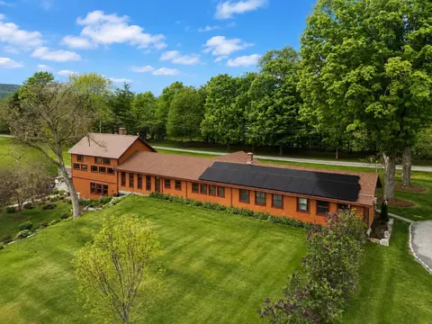 84 River Rd, Orford, NH 03777