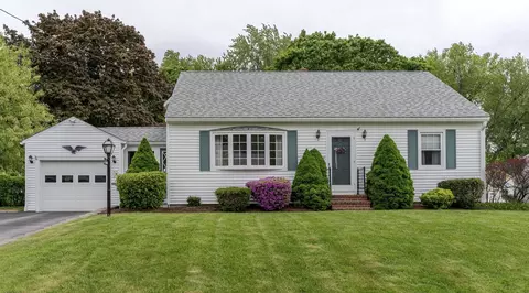 8 Lowell Ave, Dover, NH 03820