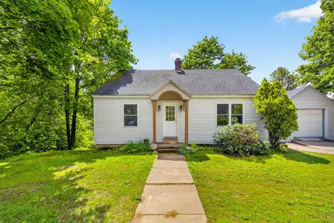 526 Pembroke St, Pembroke, NH 03275