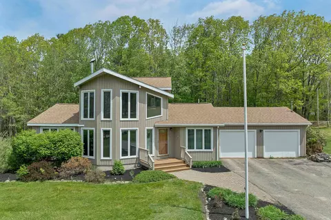 4 Birch Ledge Rd, Meredith, NH 03253