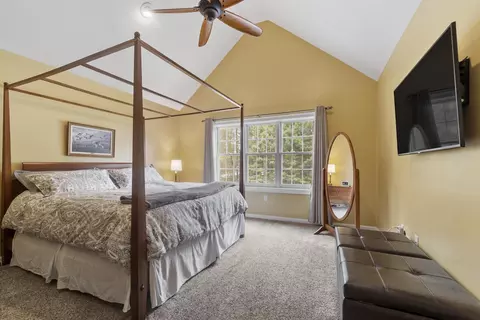 Bedroom - 35 Exeter Farms Rd, Exeter, NH 03833 photo 1 of 6