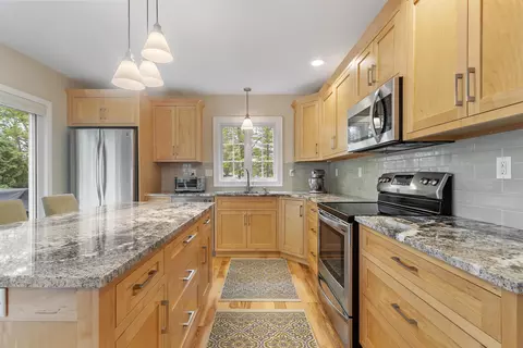Kitchen - 35 Exeter Farms Rd, Exeter, NH 03833 photo 3 of 6