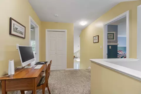Entry Way - 35 Exeter Farms Rd, Exeter, NH 03833 photo 5 of 7