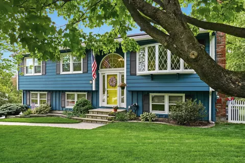 40 Sherwood Cir, Salem, NH 03079