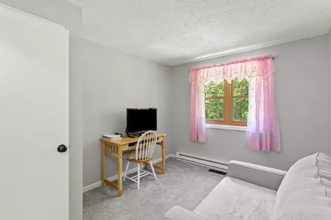 Bedroom - 1848 Hooksett Rd, Hooksett, NH 03106 photo 6 of 7