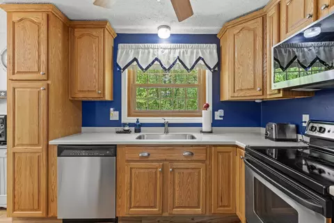 Kitchen - 1848 Hooksett Rd, Hooksett, NH 03106 photo 4 of 5