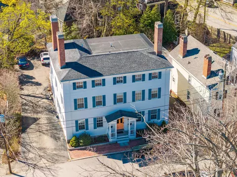 64 Austin St #3, Portsmouth, NH 03801