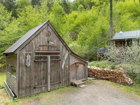 Exterior - 442 Brookline Rd, Newfane, VT 05345 photo 7 of 11