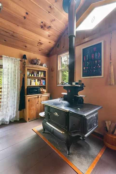 Kitchen - 442 Brookline Rd, Newfane, VT 05345 photo 3 of 5
