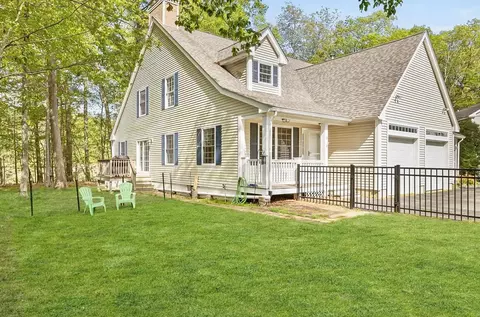 19 Violette Ln, Seabrook, NH 03874