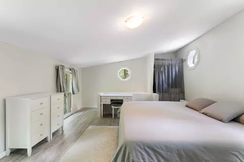 Bedroom - 1644 Upper Dummerston Rd, Brattleboro, VT 05301 photo 4 of 6