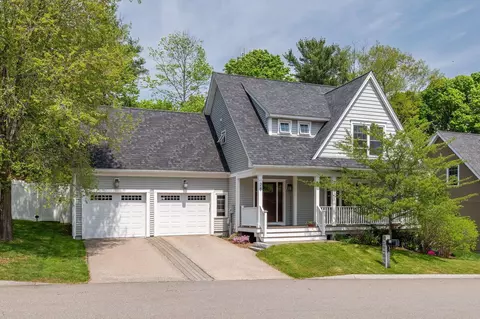 28 Laurel Ct, Portsmouth, NH 03801