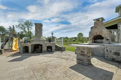 Exterior - 60 Brown Rd, Hampton Falls, NH 03844 photo 7 of 10