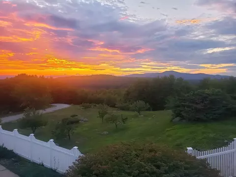 36 Blueberry Hill Rd, Wolfeboro, NH 03894