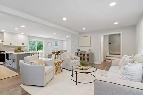 Living - 20 Witham Rd, Epping, NH 03042 photo 4 of 5