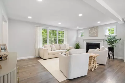Living - 20 Witham Rd, Epping, NH 03042 photo 1 of 3